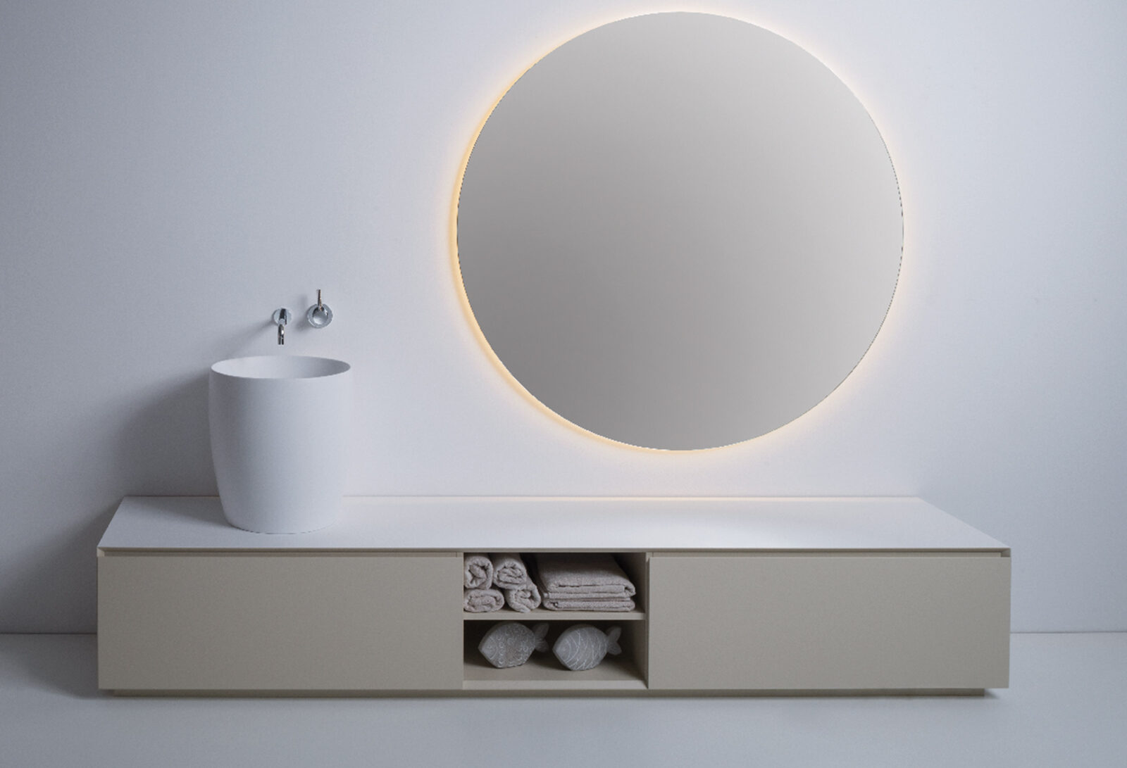 Großer runder Spiegel EOSA mit LED hinterleuchtet