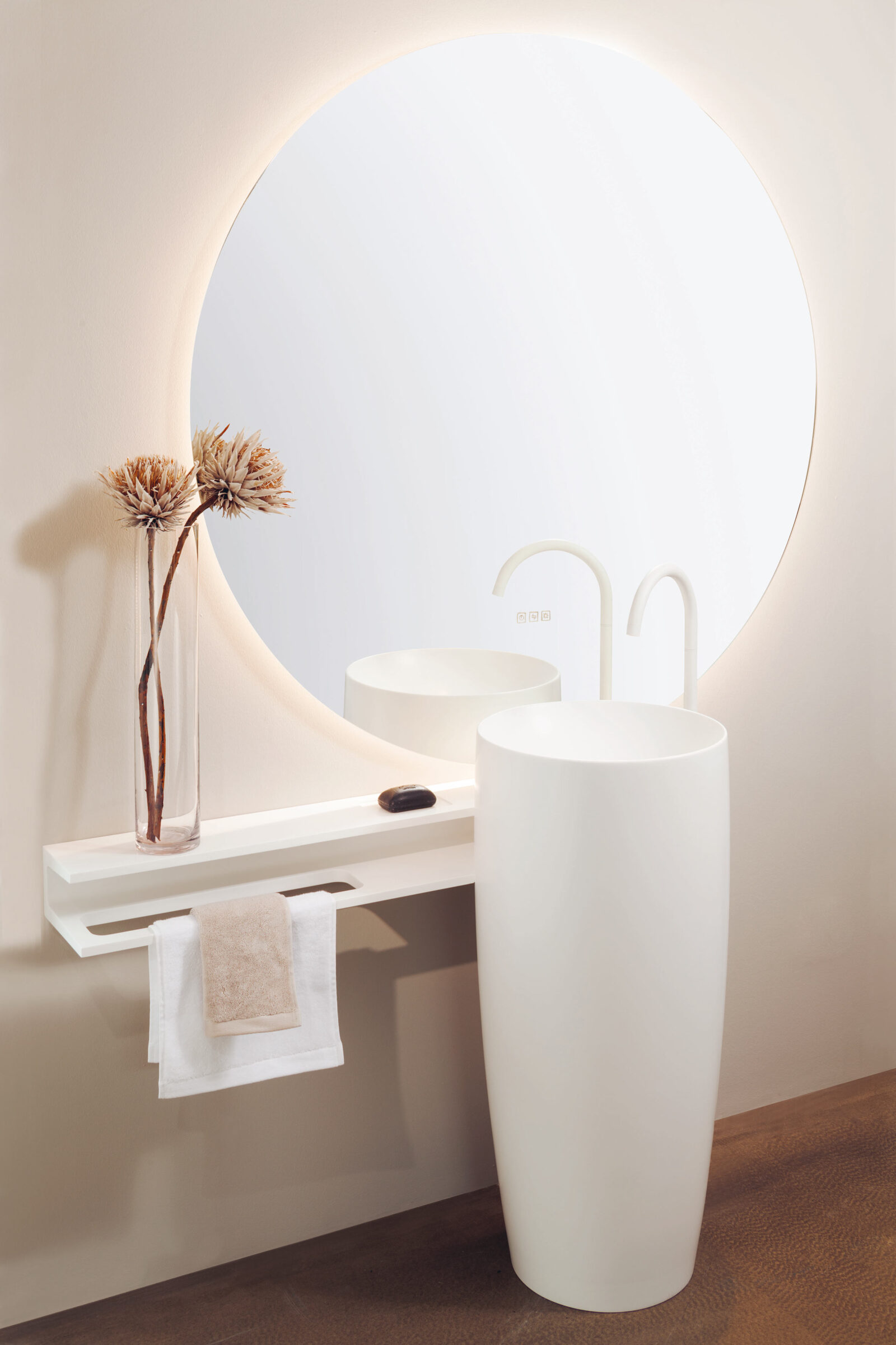 Spiegel EOSA und Waschtischsäule EOSA alto