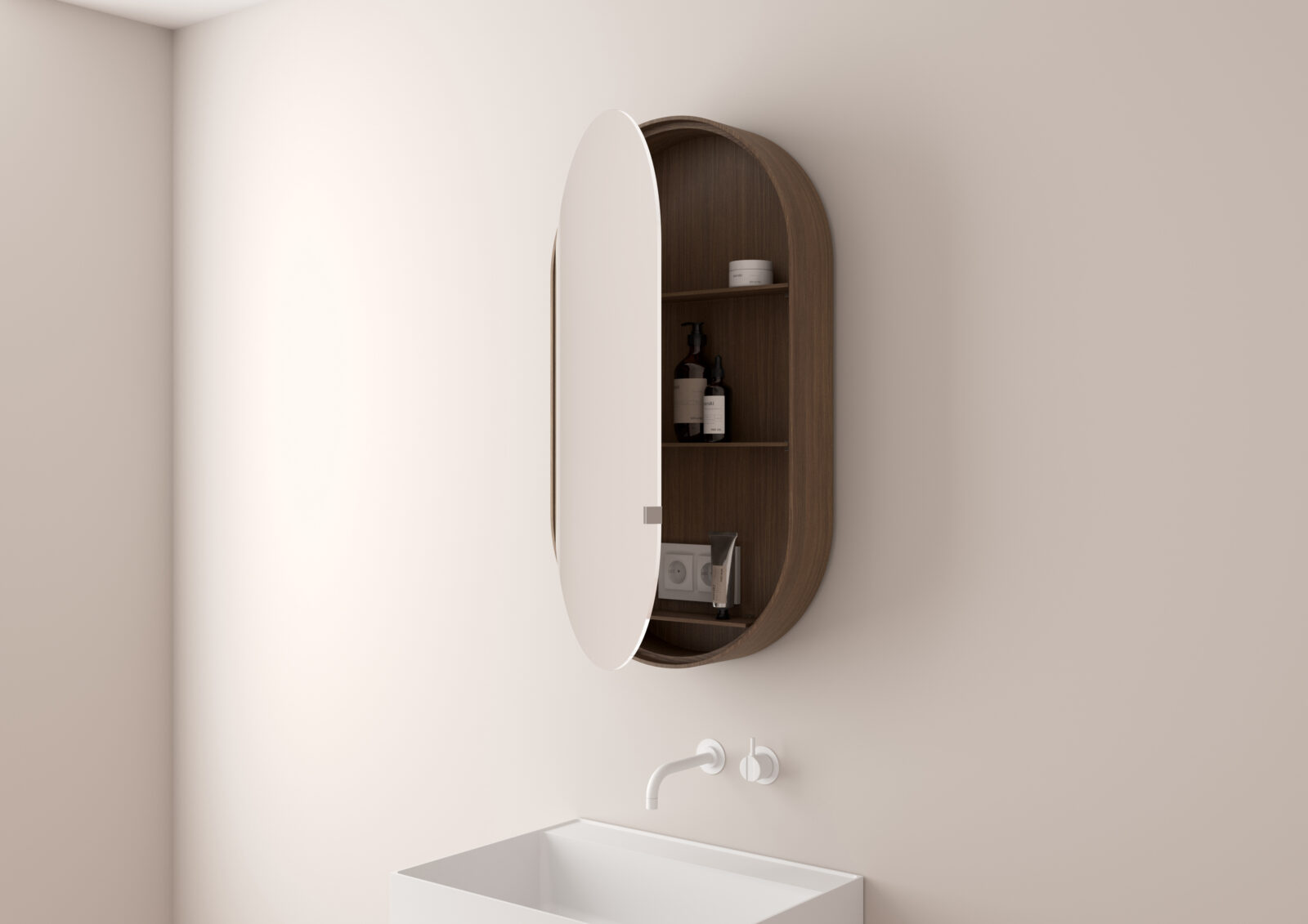Serien Spiegelschrank MIRR 5 SOLIS in Echtholzfurnier mit geöffneter Tür